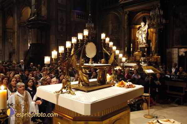 Nom de l'image : D1189835-1 — Description :  Paris - Toussaint 2004