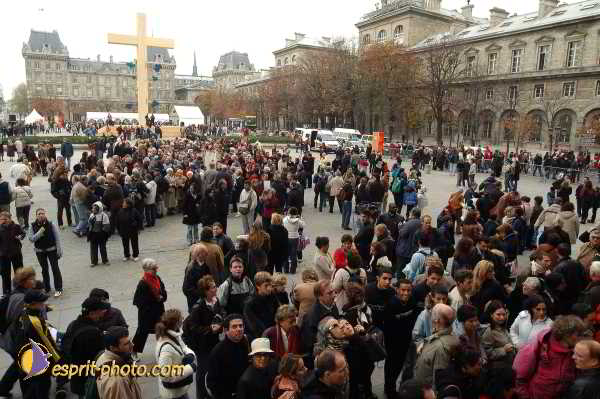 Nom de l'image : D1191799-1 — Description :  Paris - Toussaint 2004