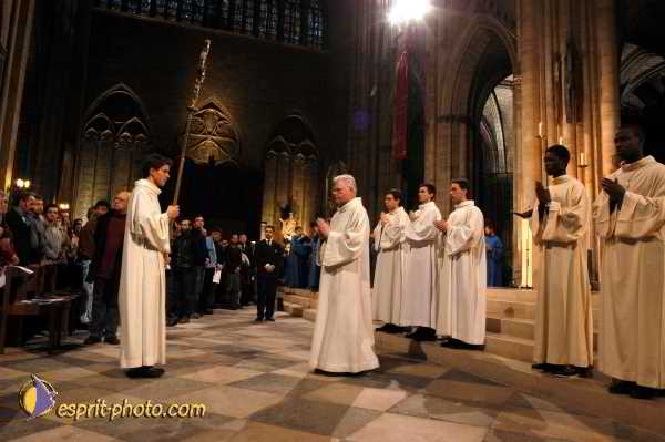 Nom de l'image : D1191886-1 — Description :  Toussaint 2004 - Messe avec les sans abri