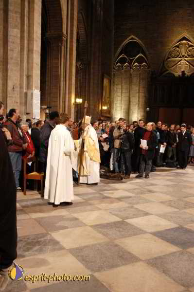 Nom de l'image : D1191894-1 — Description :  Toussaint 2004 - Messe avec les sans abri