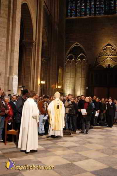 Nom de l'image : D1191895-1 — Description :  Toussaint 2004 - Messe avec les sans abri