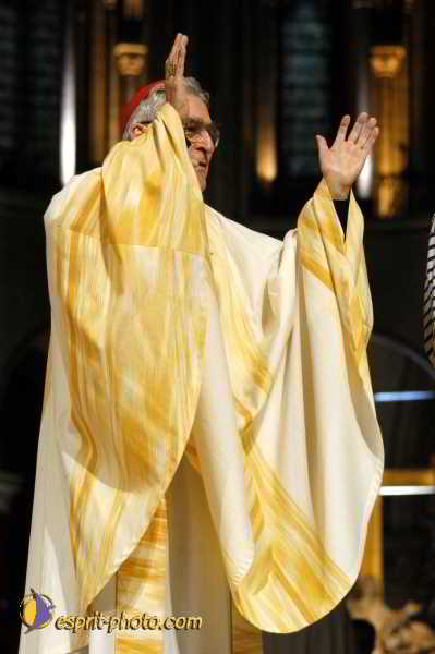 Nom de l'image : D1191979-1 — Description :  Toussaint 2004 - Messe avec les sans abri