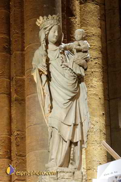 Nom de l'image : D1191989-1 — Description :  Toussaint 2004 - Messe avec les sans abri