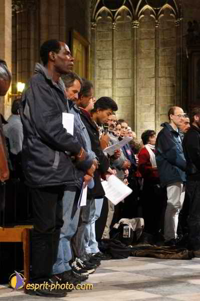 Nom de l'image : D1192022-1 — Description :  Toussaint 2004 - Messe avec les sans abri