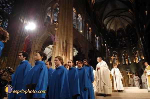 Nom de l'image : D1192065-1 — Description :  Toussaint 2004 - Messe avec les sans abri