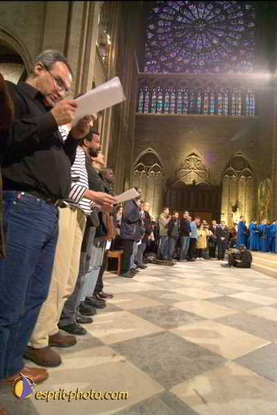 Nom de l'image : D119G889-1 — Description :  Toussaint 2004 - Messe avec les sans abri