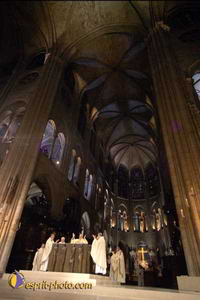 Nom de l'image : D119G922-1 — Description :  Toussaint 2004 - Messe avec les sans abri