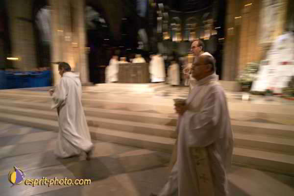 Nom de l'image : D119G933-1 — Description :  Toussaint 2004 - Messe avec les sans abri