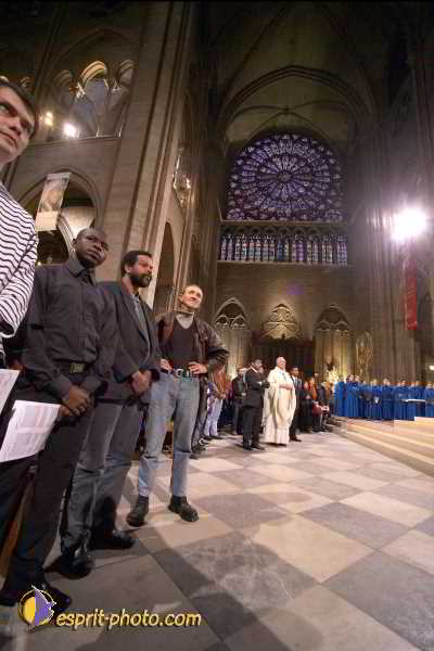 Nom de l'image : D119G960-1 — Description :  Toussaint 2004 - Messe avec les sans abri