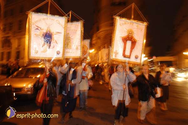 Nom de l'image : D1187060-1 — Description :  Paris - Toussaint 2004