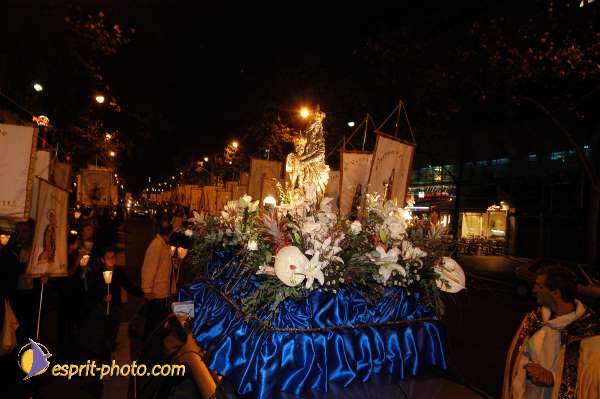 Nom de l'image : D1187118-1 — Description :  Paris - Toussaint 2004