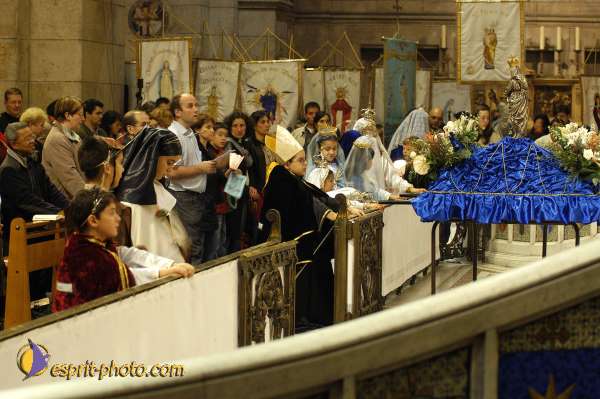 Nom de l'image : D1187544-1 — Description :  Paris - Toussaint 2004