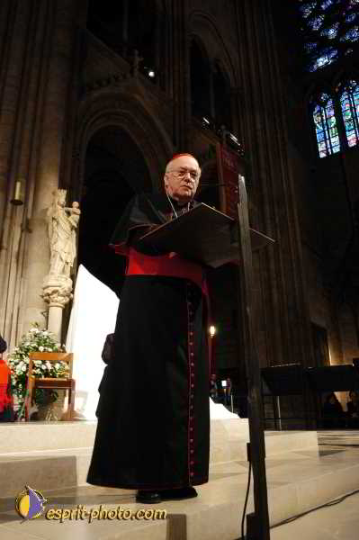 Nom de l'image : D1190685-1 — Description :  Paris - Toussaint 2004