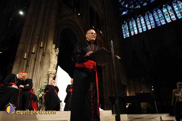 Nom de l'image : D1190717-1 — Description :  Paris - Toussaint 2004