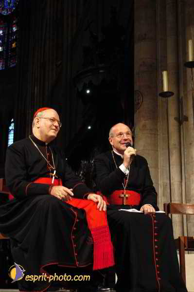 Nom de l'image : D1190768-1 — Description :  Paris - Toussaint 2004