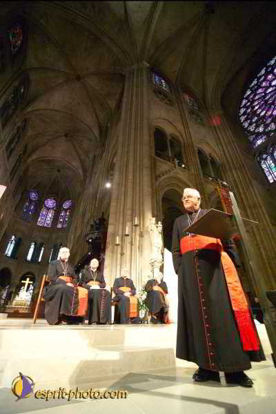 Nom de l'image : D1191G622-1 — Description :  Paris - Toussaint 2004