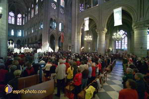 Nom de l'image : D1191G713-1 — Description :  Paris - Toussaint 2004