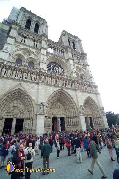 Nom de l'image : D1191G743-1 — Description :  Paris - Toussaint 2004