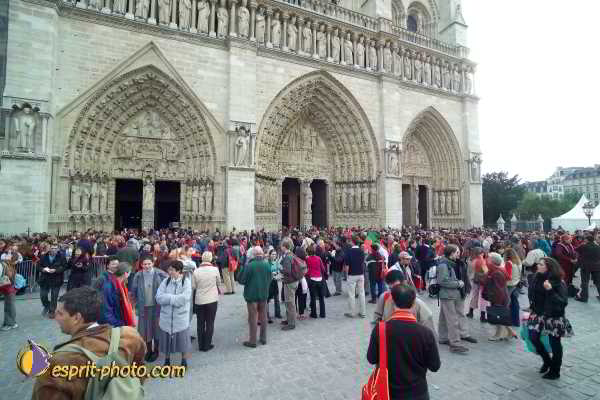 Nom de l'image : D1191G750-1 — Description :  Paris - Toussaint 2004