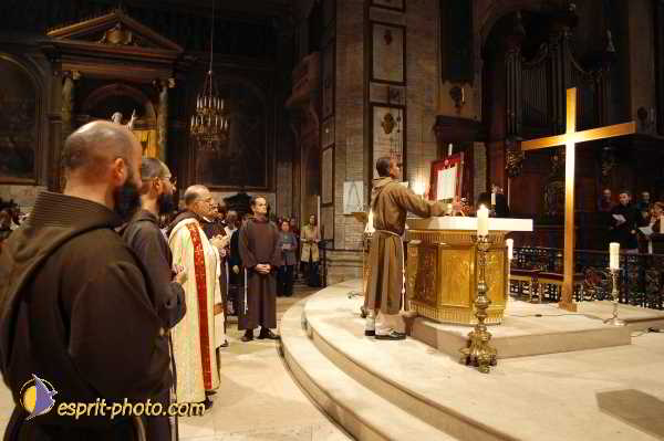 Nom de l'image : D1188968-1 — Description :  Paris - Toussaint 2004