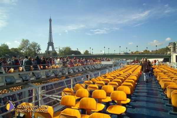 Nom de l'image : D1188G207-1 — Description :  Paris - Toussaint 2004