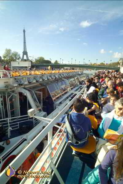 Nom de l'image : D1188G222-1 — Description :  Paris - Toussaint 2004