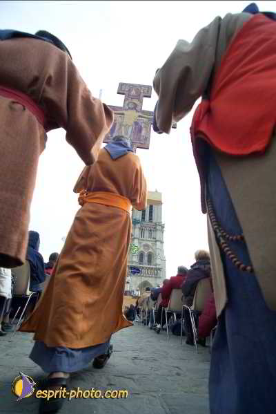 Nom de l'image : D1191G704-1 — Description :  Paris - Toussaint 2004