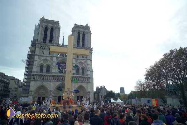 Nom de l'image : D1191G710-1 — Description :  Paris - Toussaint 2004