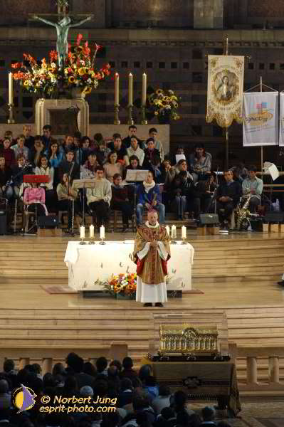 Nom de l'image : D1184562-1 — Description :  Synode 78 - Messe à la Basilique de Lisieux le 3 oct 2004