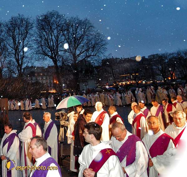 Installation Mgr. Vingtrois