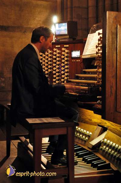 Nom de l'image : D1214253-1 — Description :  Monseigneur Vingt-Trois - Installation comme archévêque de Paris