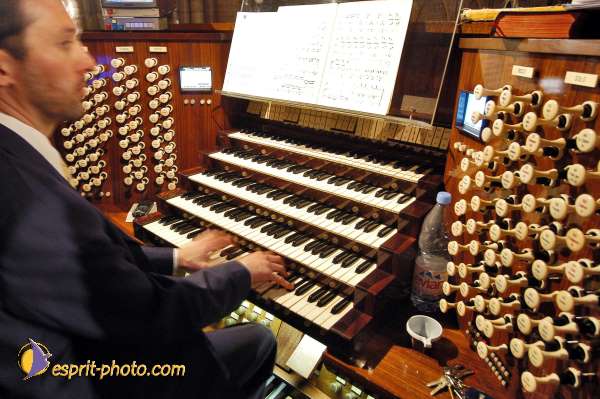 Nom de l'image : D1214289-1 — Description :  Monseigneur Vingt-Trois - Installation comme archévêque de Paris