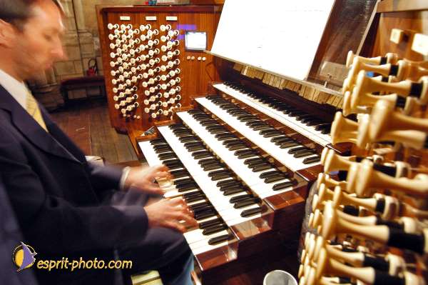 Nom de l'image : D1214291-1 — Description :  Monseigneur Vingt-Trois - Installation comme archévêque de Paris