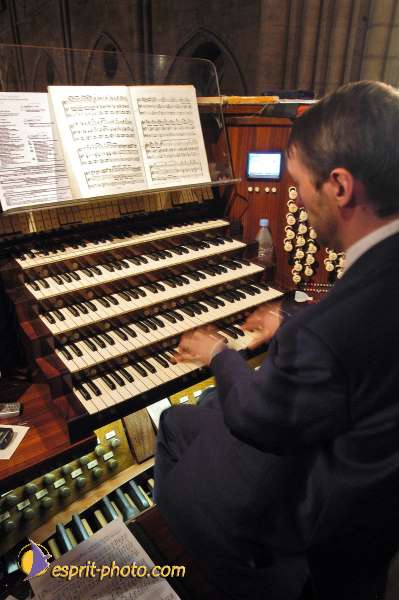 Nom de l'image : D1214322-1 — Description :  Monseigneur Vingt-Trois - Installation comme archévêque de Paris