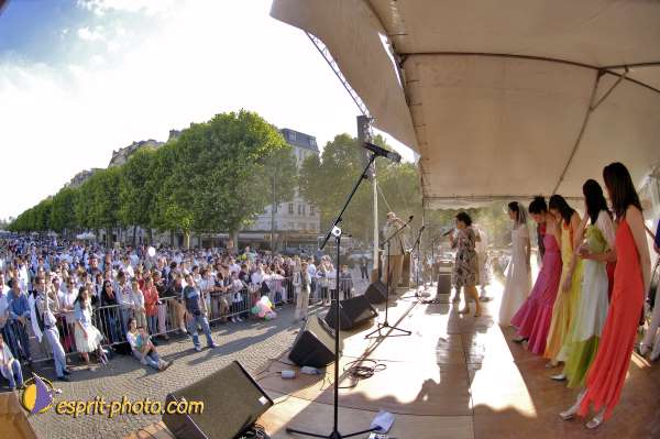 Nom de l'image : D2019810-1 — Description :  Pâques 2005 à Seville (Espagne-Andalusie)
