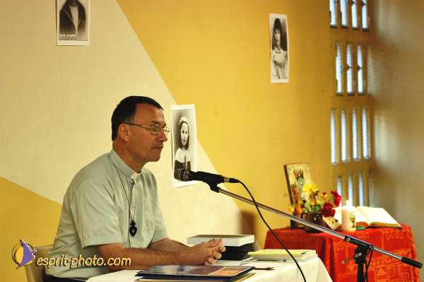 Nom de l'image : E00072842-1 — Description :  Colloque de l'asociation enfance et Sainteté