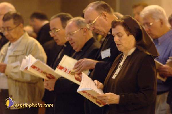 Nom de l'image : D2058511_1 — Description :  Sister Briege McKenna - Retraite de 950 prêtres à Ars