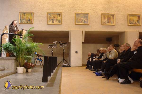 Nom de l'image : D2058585_1 — Description :  Sister Briege McKenna - Retraite de 950 prêtres à Ars