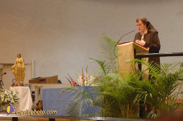 Nom de l'image : D2058728_1 — Description :  Sister Briege McKenna - Retraite de 950 prêtres à Ars