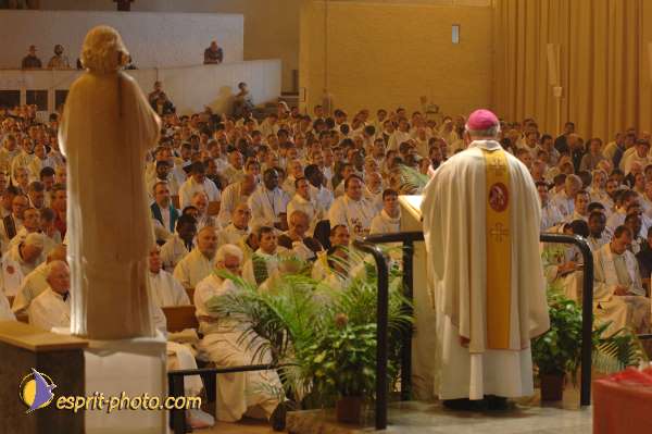 Nom de l'image : D2059059_1 — Description :  Sister Briege McKenna - Retraite de 950 prêtres à Ars