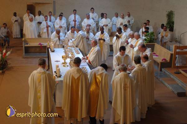 Nom de l'image : D2059139_1 — Description :  Sister Briege McKenna - Retraite de 950 prêtres à Ars