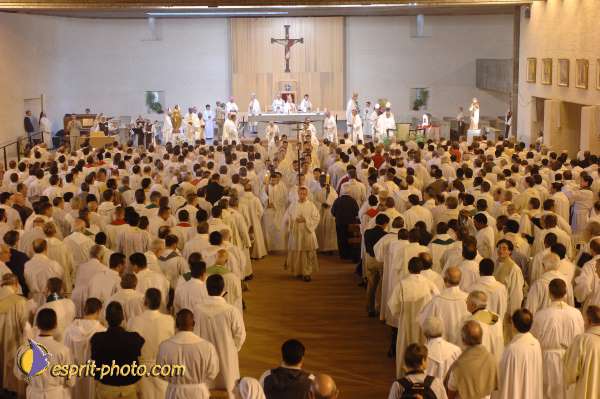 Nom de l'image : D2059172_1 — Description :  Sister Briege McKenna - Retraite de 950 prêtres à Ars