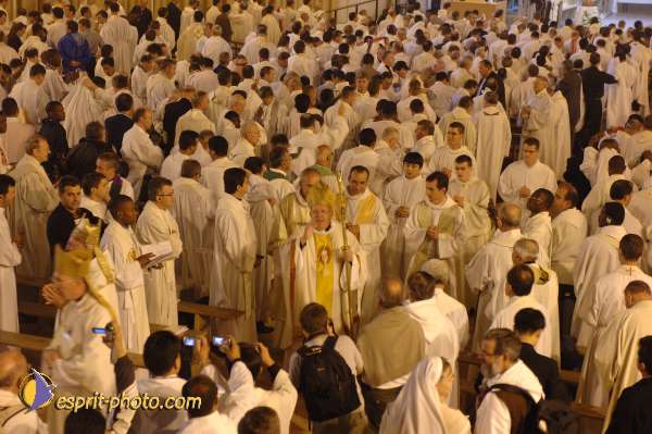 Nom de l'image : D2059198_1 — Description :  Sister Briege McKenna - Retraite de 950 prêtres à Ars