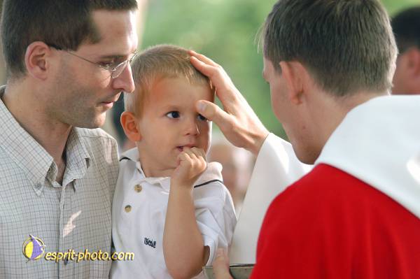 Nom de l'image : D1052502-01 — Description :  La Castille - Cté EUCHARISTEIN - Engagements communautaire de fr