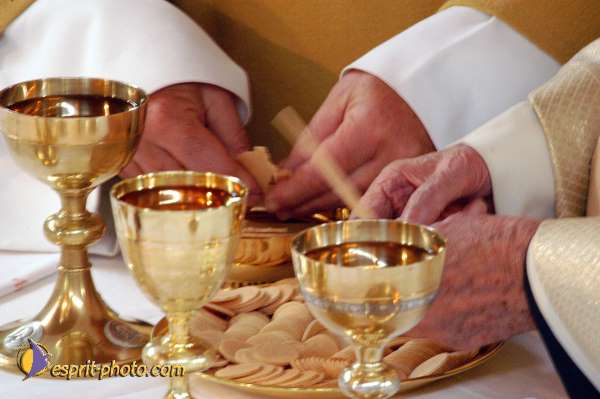 Nom de l'image : D1026957 — Description :  Pâque 2003 - Communauté de l'Agnaux - Plavilla