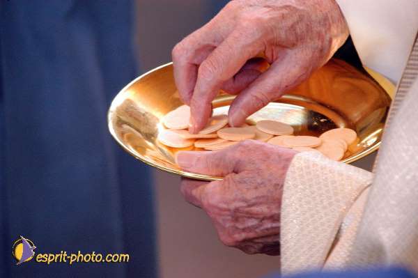 Nom de l'image : D1026991 — Description :  Pâque 2003 - Communauté de l'Agnaux - Plavilla