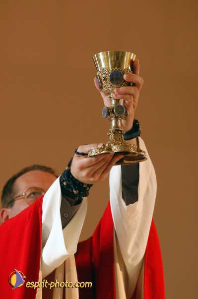 Nom de l'image : D1052889-01 — Description :  Ordination sacerdotale et diaconale au seminaire de la Castille