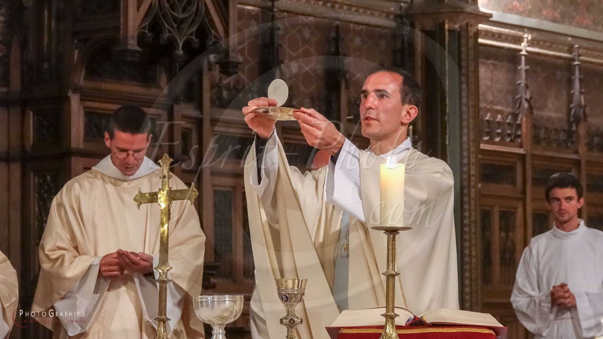 Nom de l'image : 180625-200623_S1085904_c_PhotoGraphie.Pro — Description :  S1085904