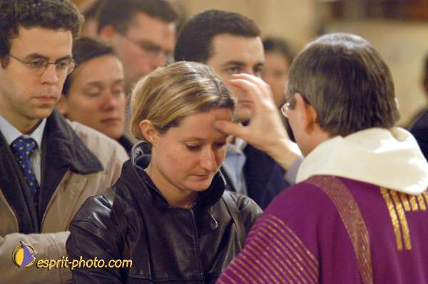 Nom de l'image : D1019880-01 — Description :  Messe de mercredi des Cendres présidé par Mgr d'Ornellas - Paris