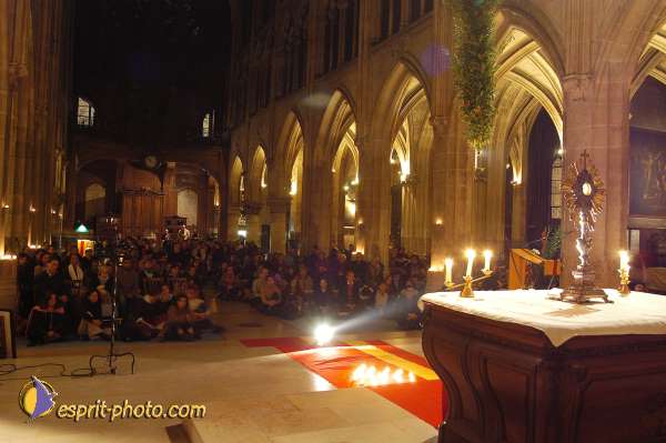 Nom de l'image : D1190586-1 — Description :  Paris - Toussaint 2004